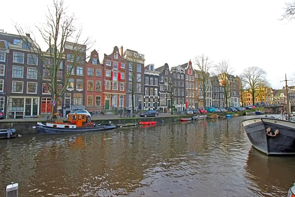 Romantic Jordaan Canalsuite near Anne Frank House