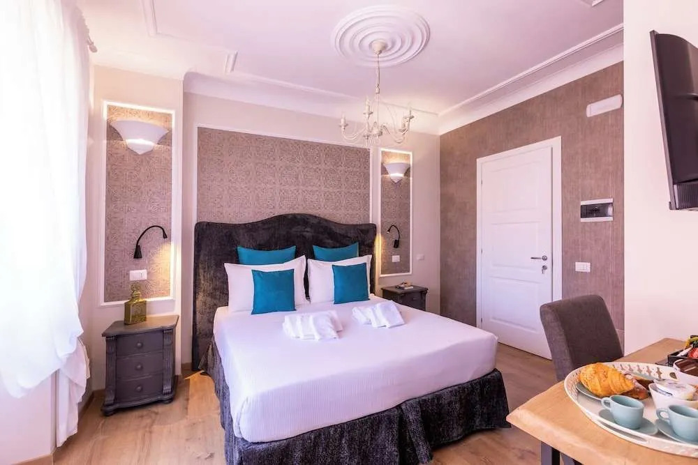 Trastevere Paper Suites