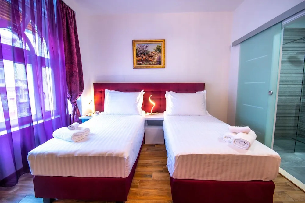 Center Luxury Rooms 2