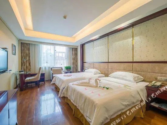 Halcyon Hotel & Resort