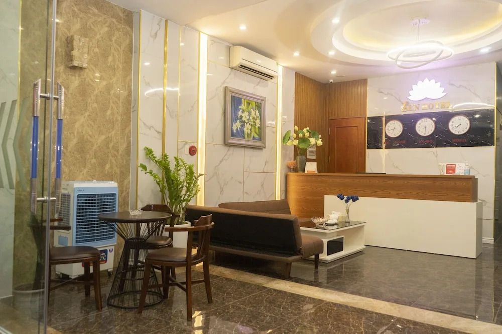 Sen Hotel My Dinh Song Da 미딩
