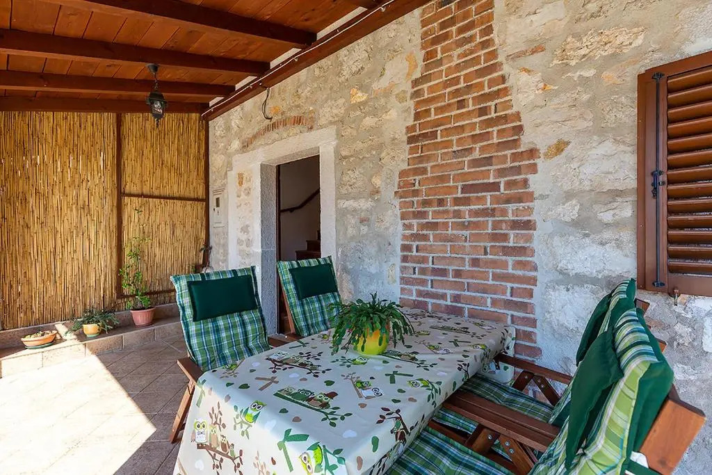 Stone house Graziella Funtana