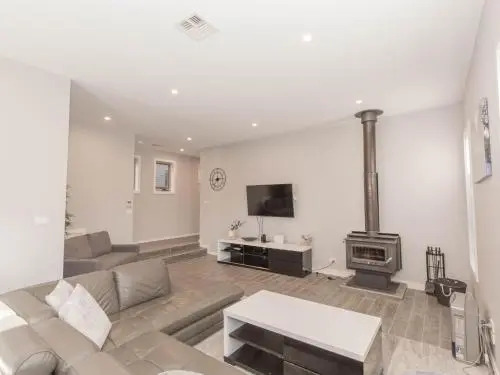 43A Twynam Street