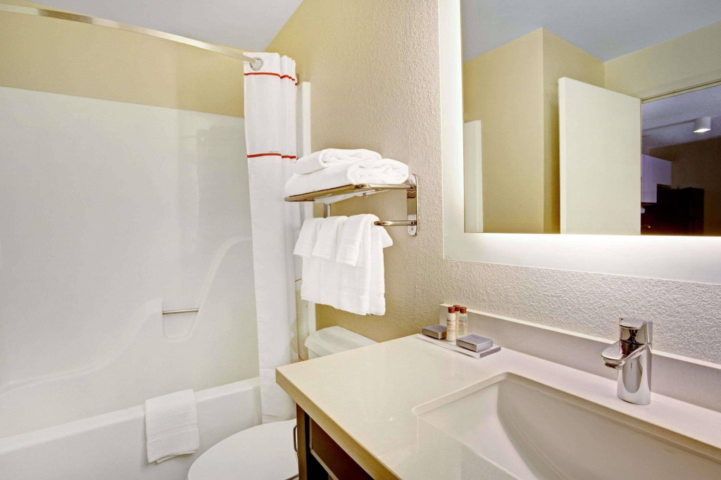 MainStay Suites Cincinnati Blue Ash