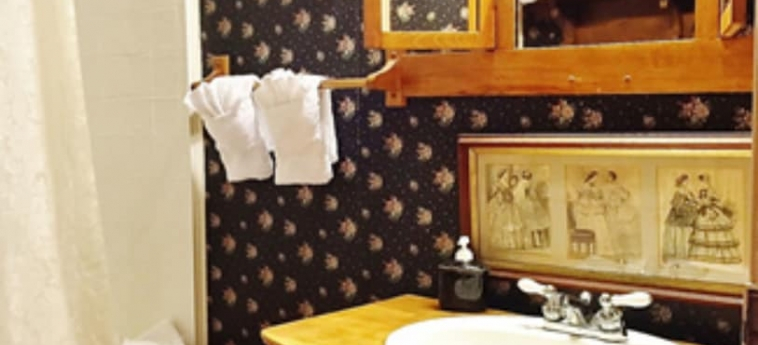 Inn At The Canal Bed & Breakfast