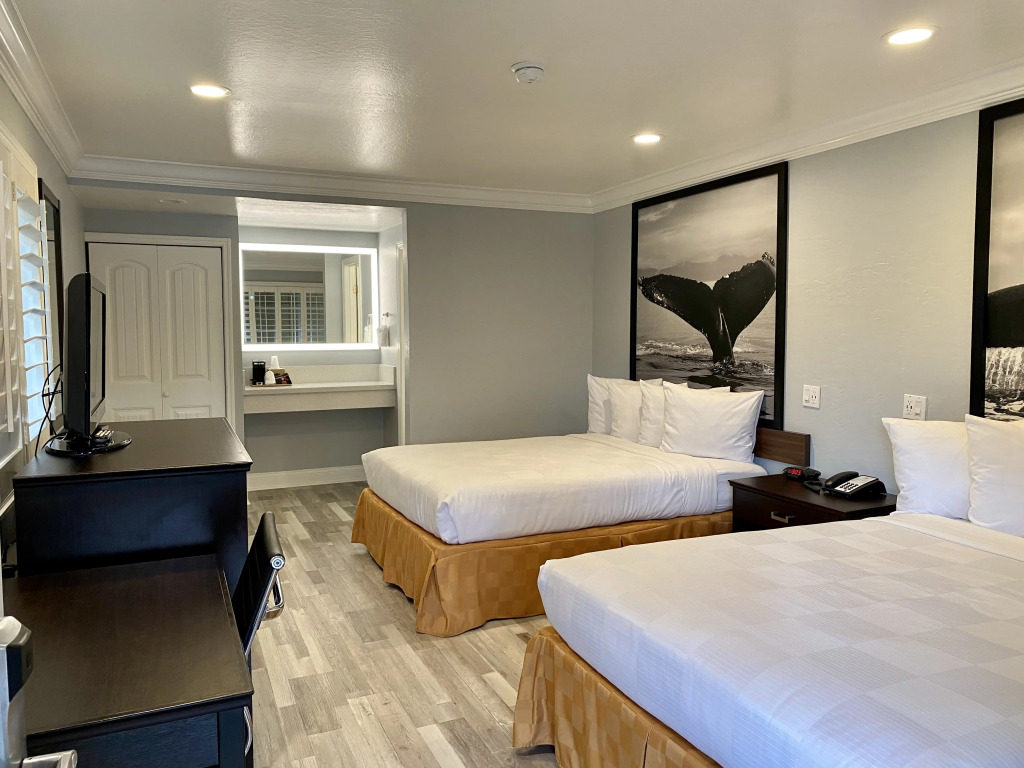 Aura Inn Monterey