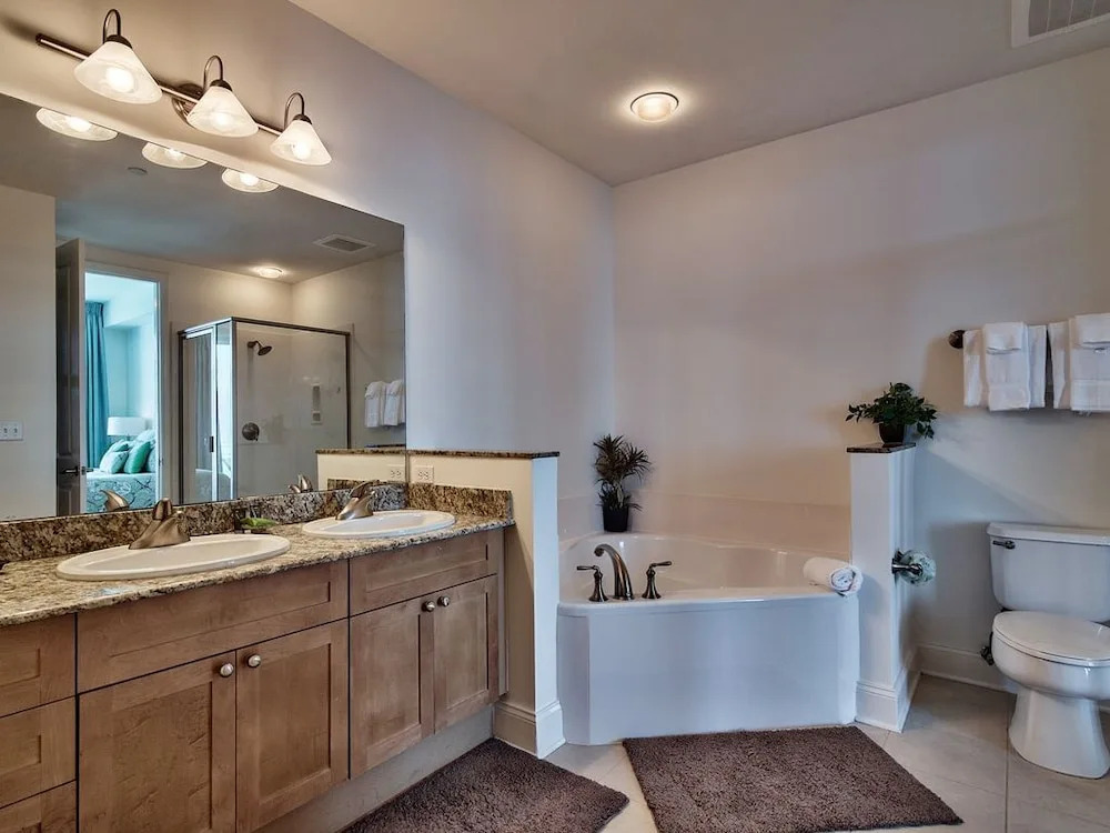 Immaculate Gulf-front Penthouse W/ Beach Access 3 Bedroom Condo