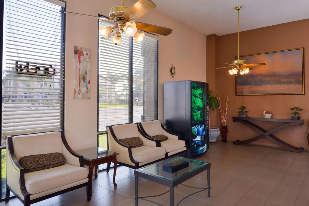 Studio 6 Suites Delano, CA