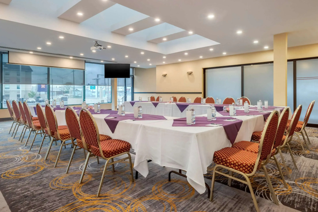 Quality Hotel Dorval Aeroport