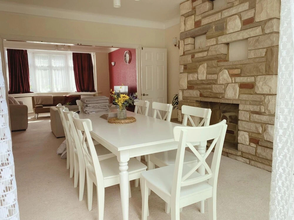 Bright and Spacious 4 Bedroom Home