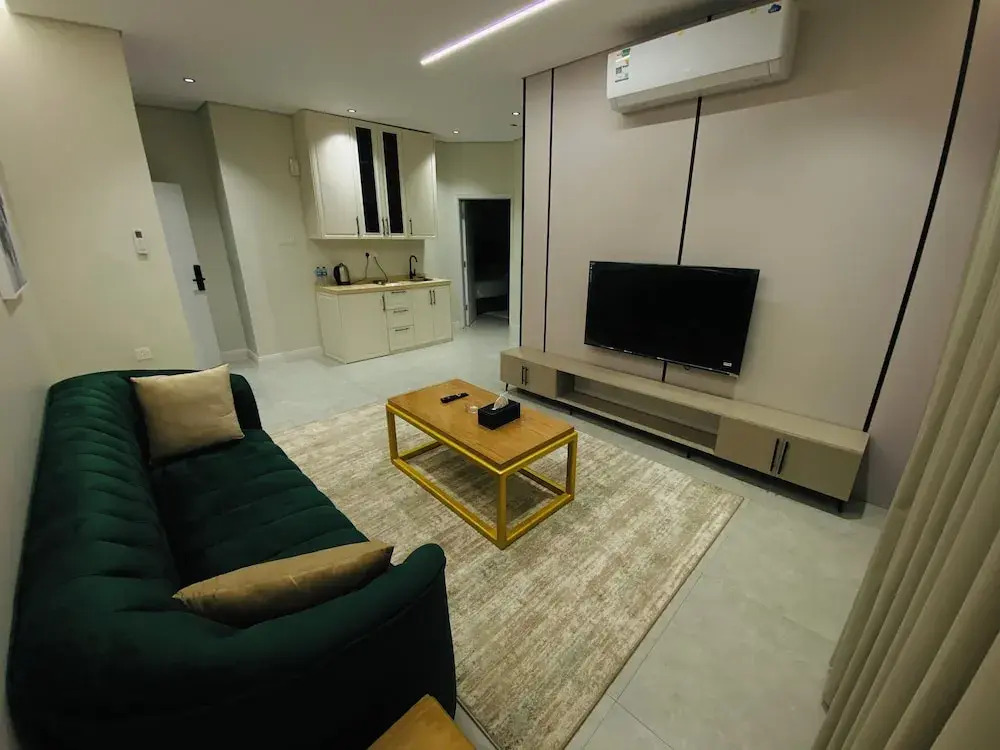 Leena Hotel