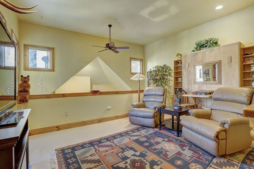 The Perfect Large Family 3 Bedroom Condo by RedAwning