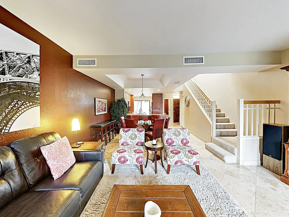 New Listing! “Phoenix Rose” On The Fairway Townhouse