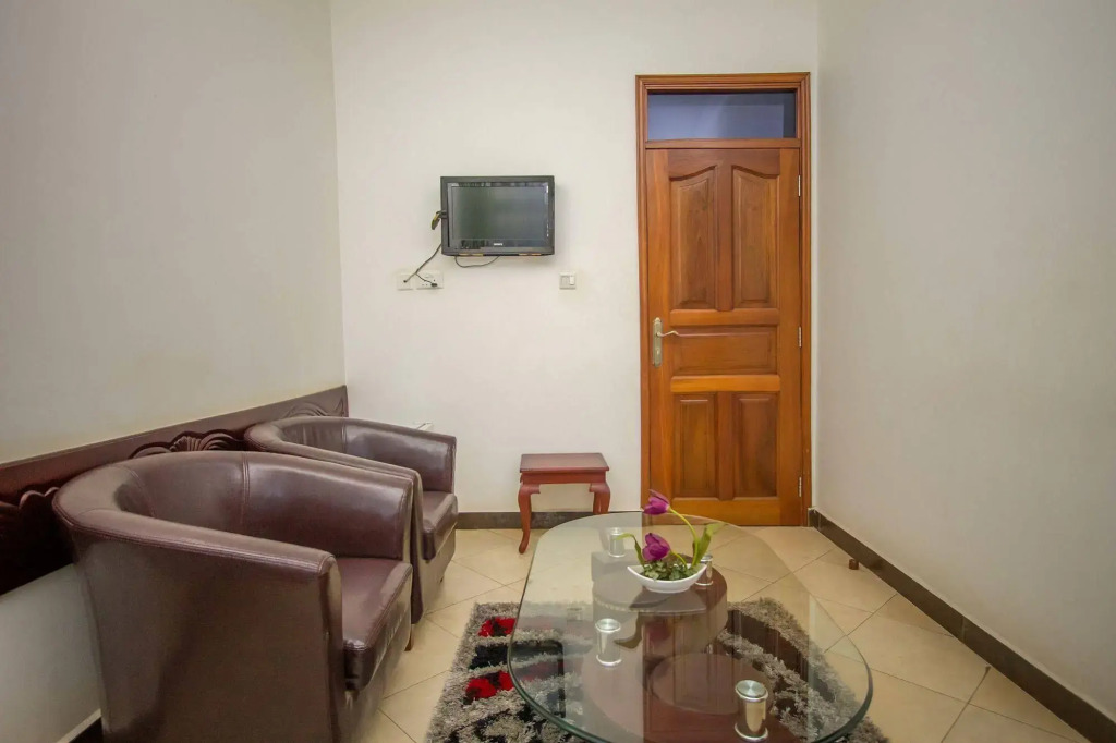 Jevine Hotel