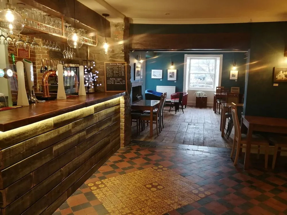 Feathers Hotel Bar and Restaurant
