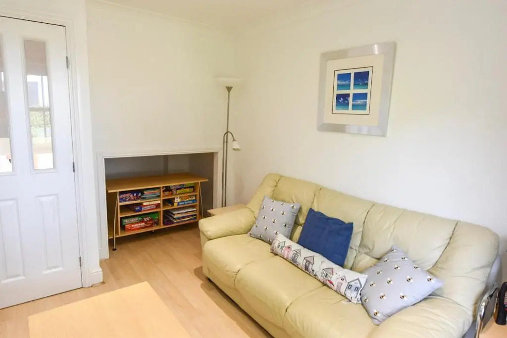 12A Solent Landing direct beach access