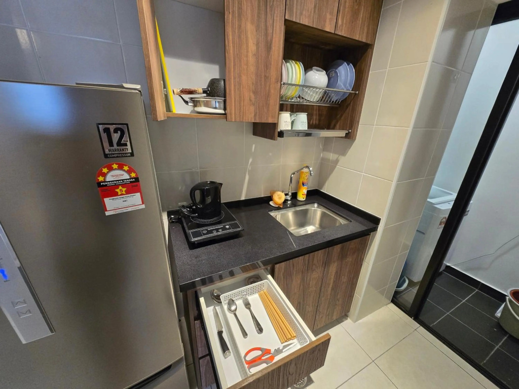 Cozy 2 bedrooms 4 pax Menjalara Near Desa Park City