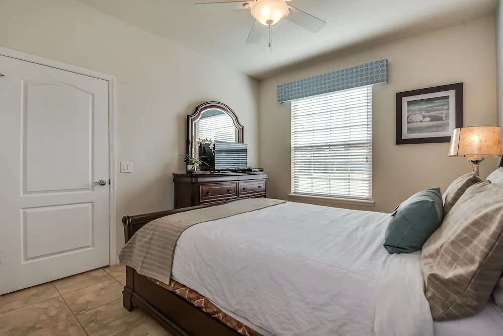 Townhome W/private Pool & Free On-site Water Park!