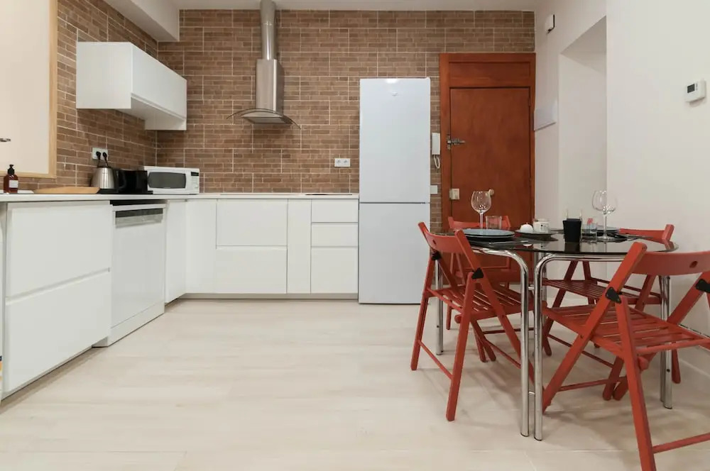 BERNABEU/ C.UNIVERSITARIA APARTMENTS