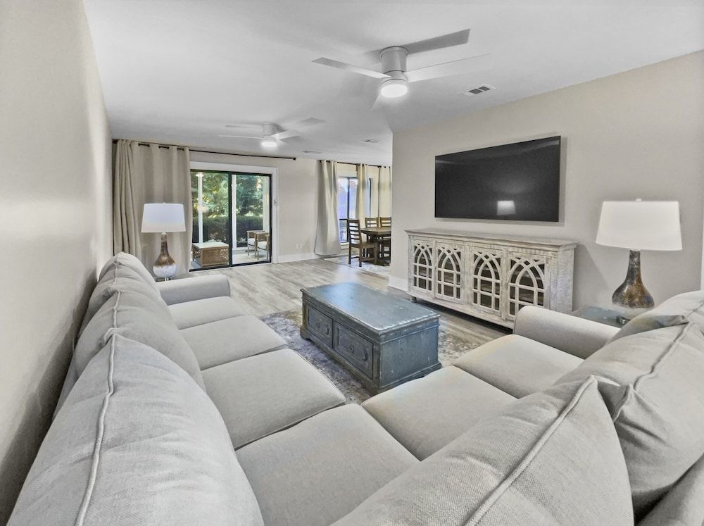 Linkside 3 Bedroom Townhouse by Redawning