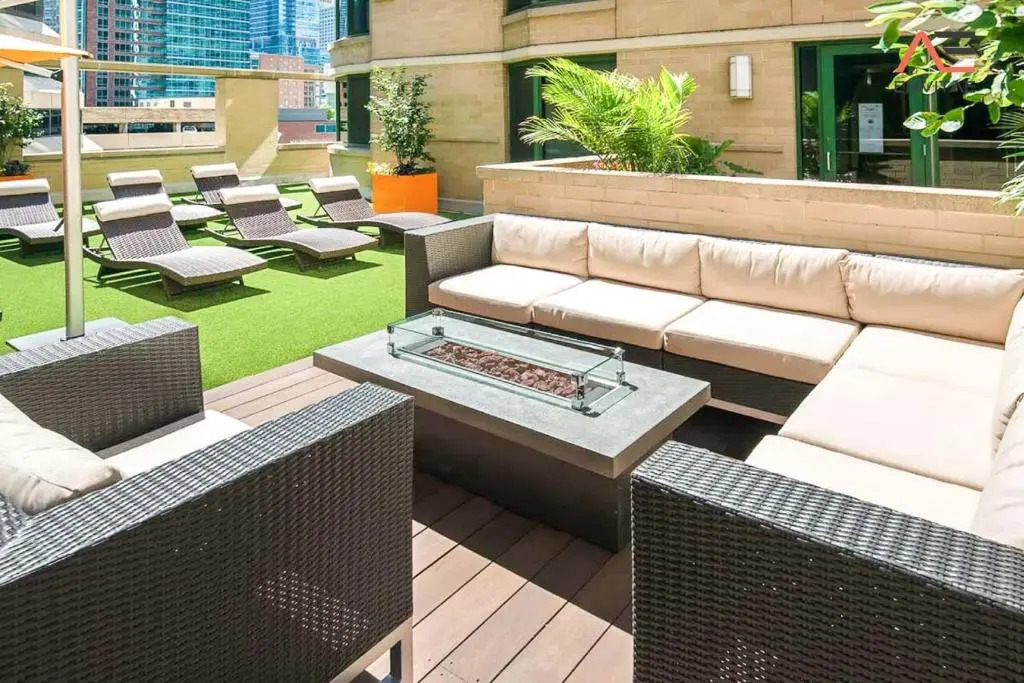 ENVITAE 2BR Vibrant High-Rise Penthouse