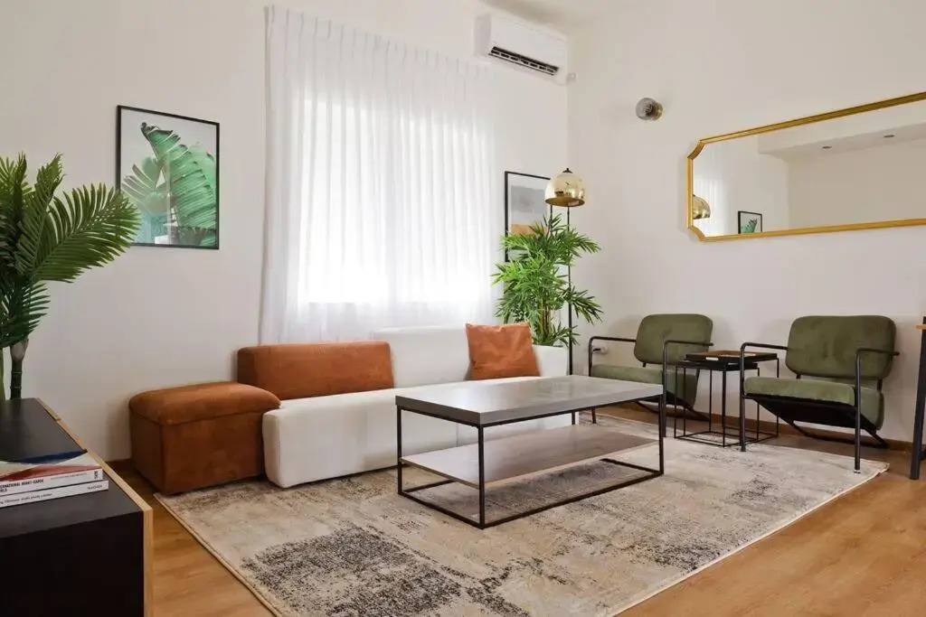 ^Superior 1 BR in the heart of the old north^