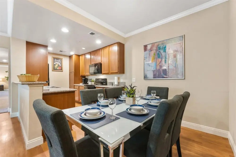Marketing in Reno With 2 Bedrooms and 2 Bathrooms