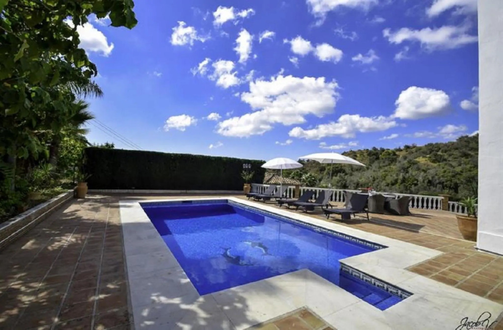 14177- Exquisite villa near beach! Heated pool*