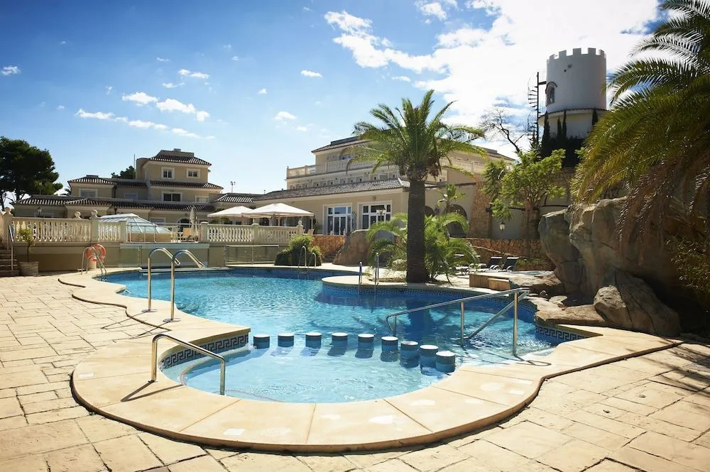 Akinon Resort