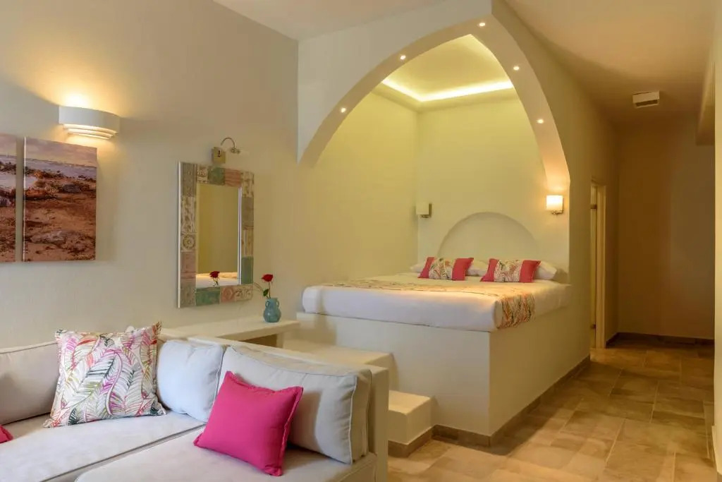 Enalion White Suites Oia