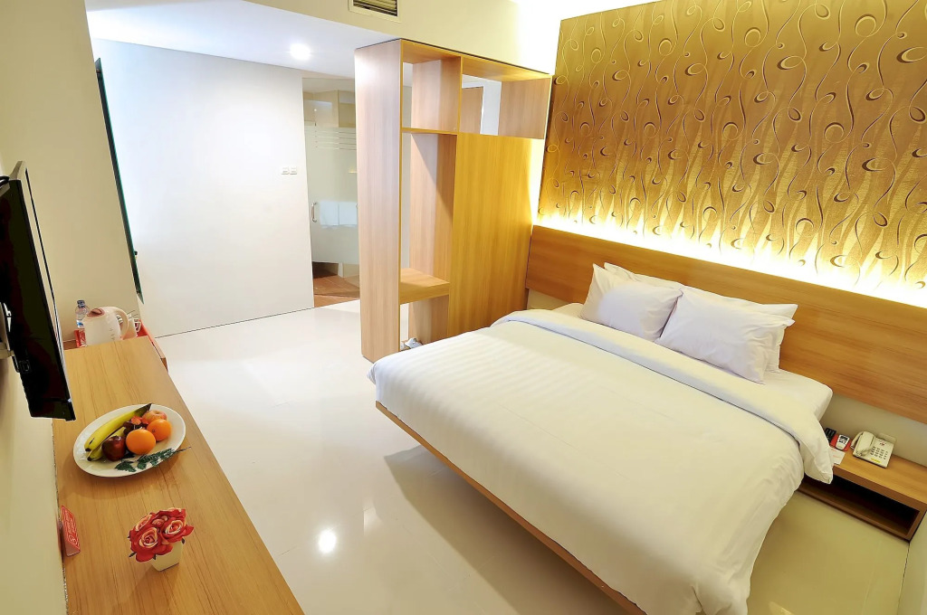 Tickle Hotel
