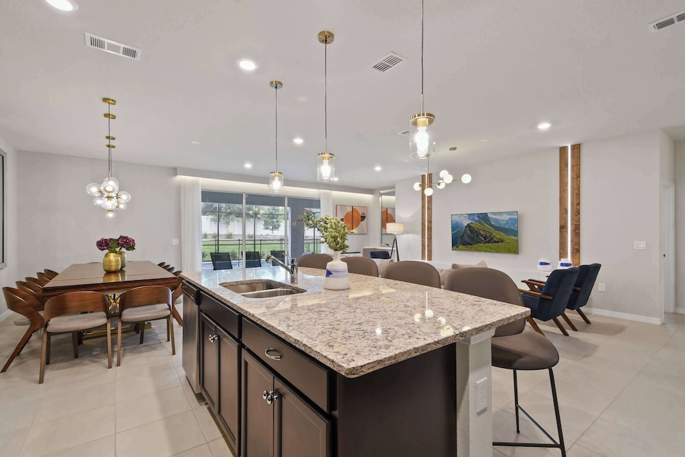 Extraordinary 10br Private Pool Spa Near Disney
