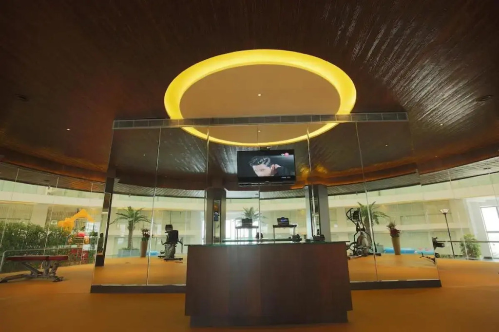 Luxurious Studio Homes Nr Surat Airport by Nirvana Hospitality