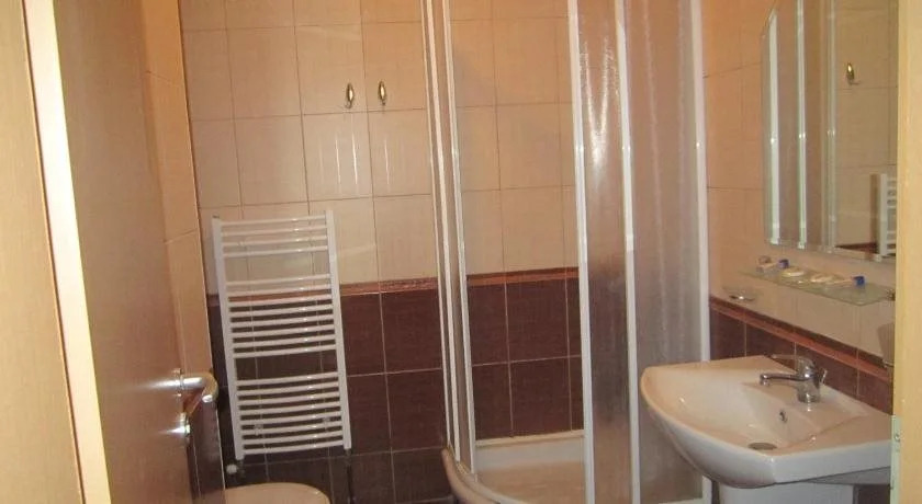 Хотел ЮГ / Guest House Yug