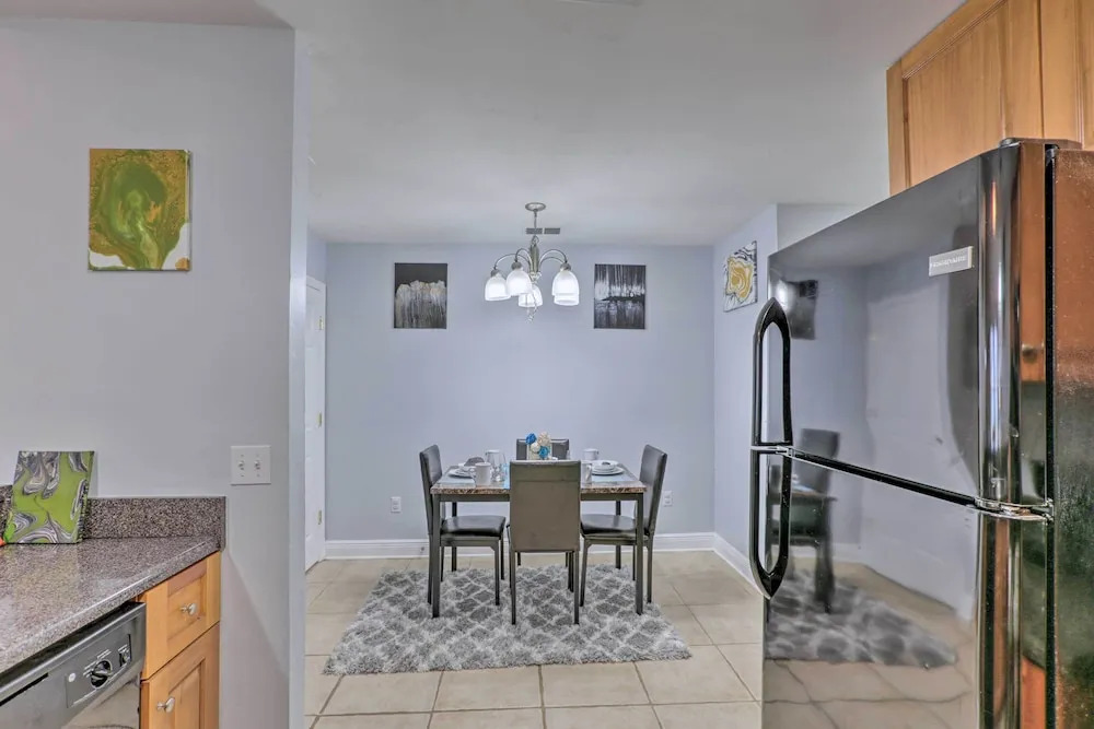 Tidy Tallahassee Townhome ~ 7 Mi to Downtown!