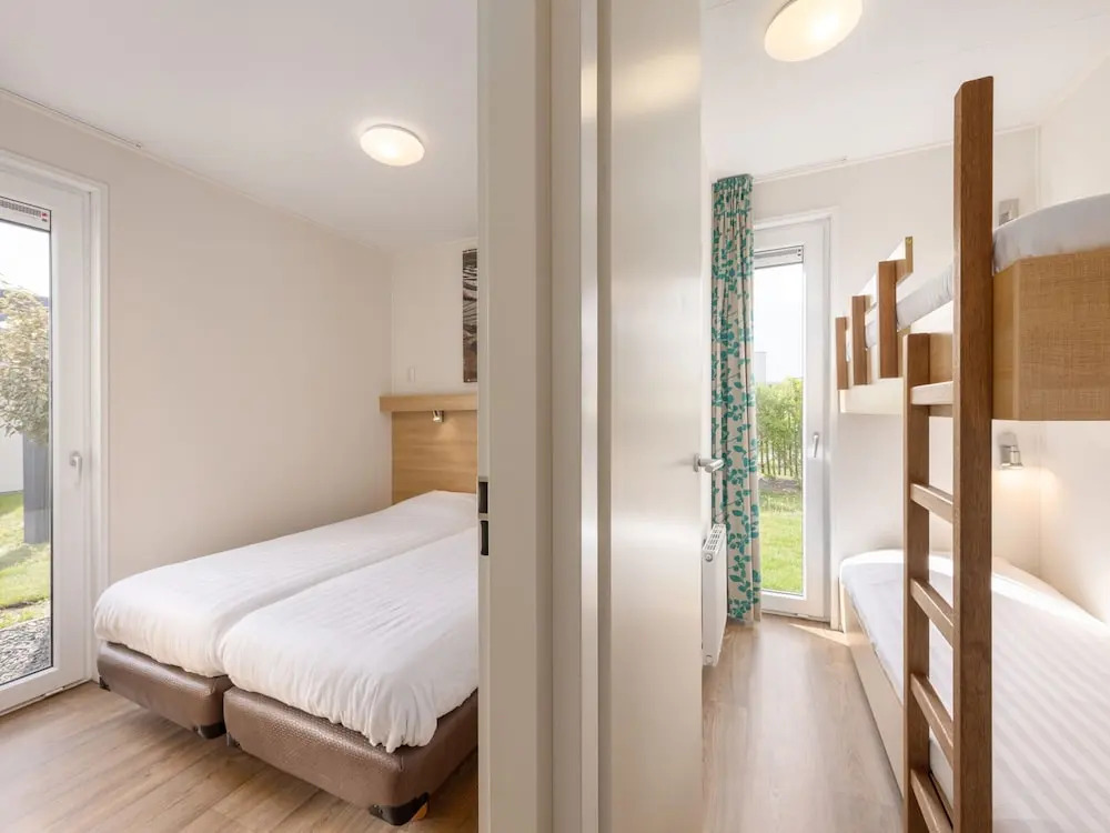 Single Storey Lodge With Dishwasher, Near the Beach