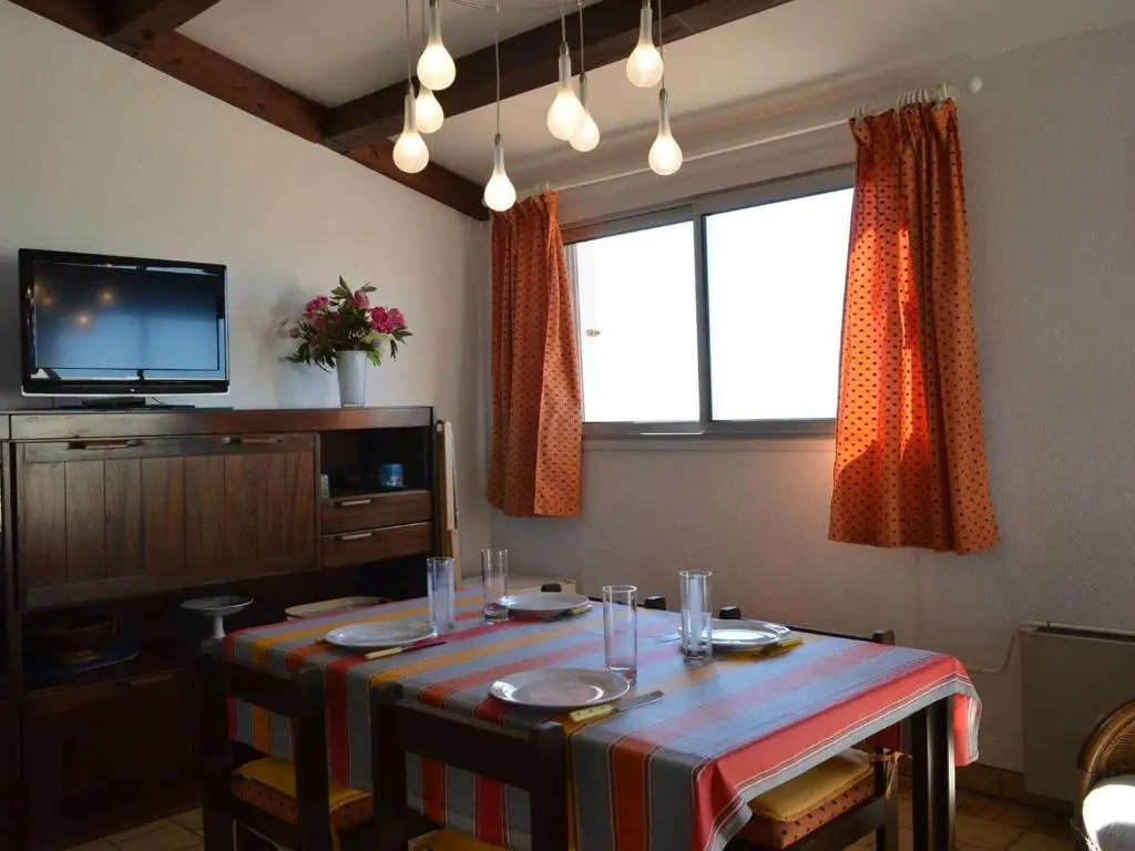 Appartement Cap d'Agde, 3 pièces, 6 personnes - FR-1-249-38