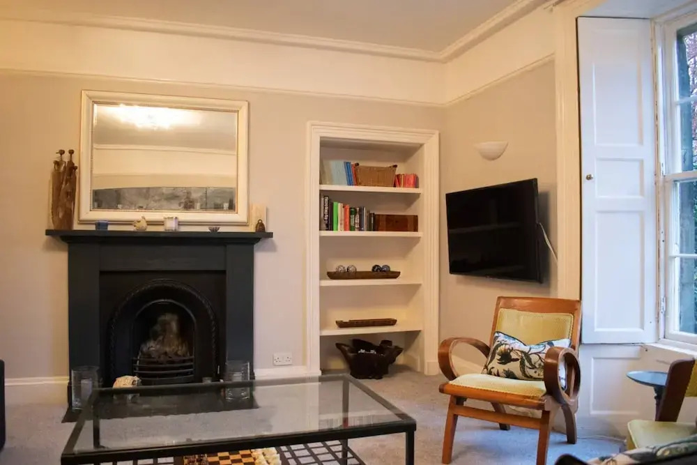 Homely and Traditional New Town Property-2 Bedroom