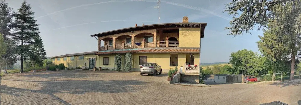 Villa with Pool Monferrato BOTTO LIVING