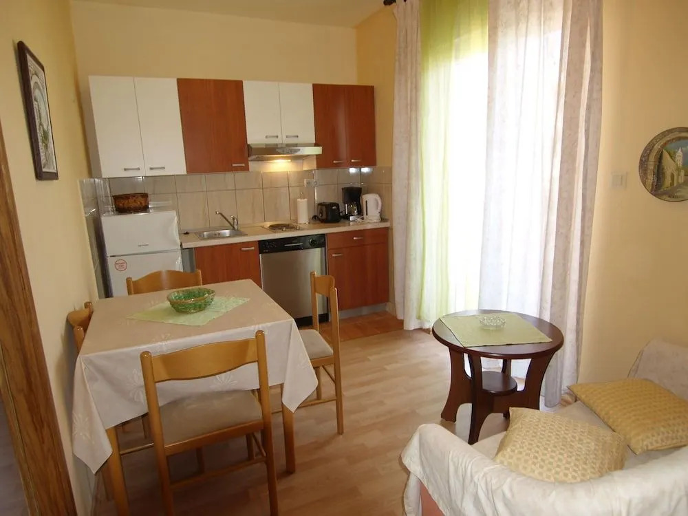 Guesthouse Mira