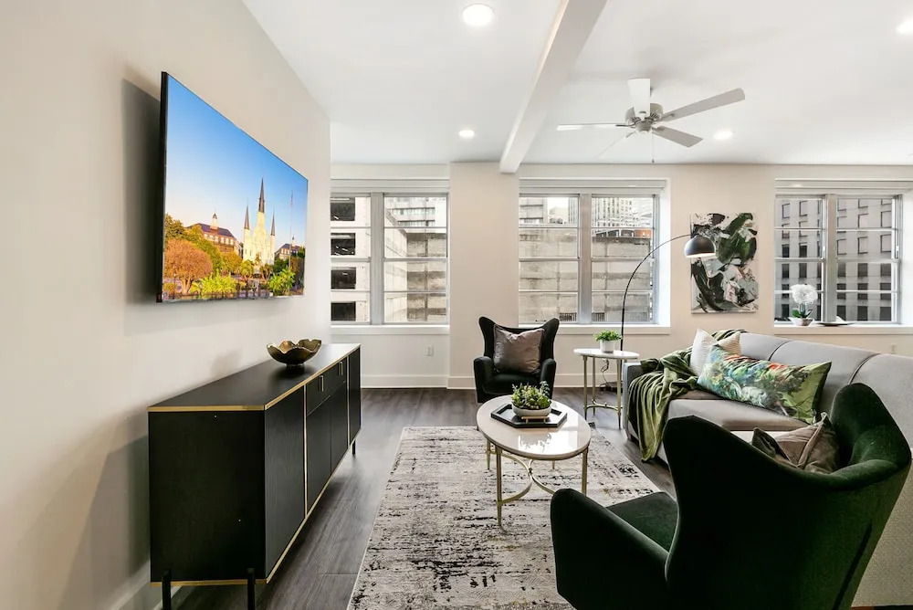 Mardi Gras Suites NOLA's 4BR Elegance