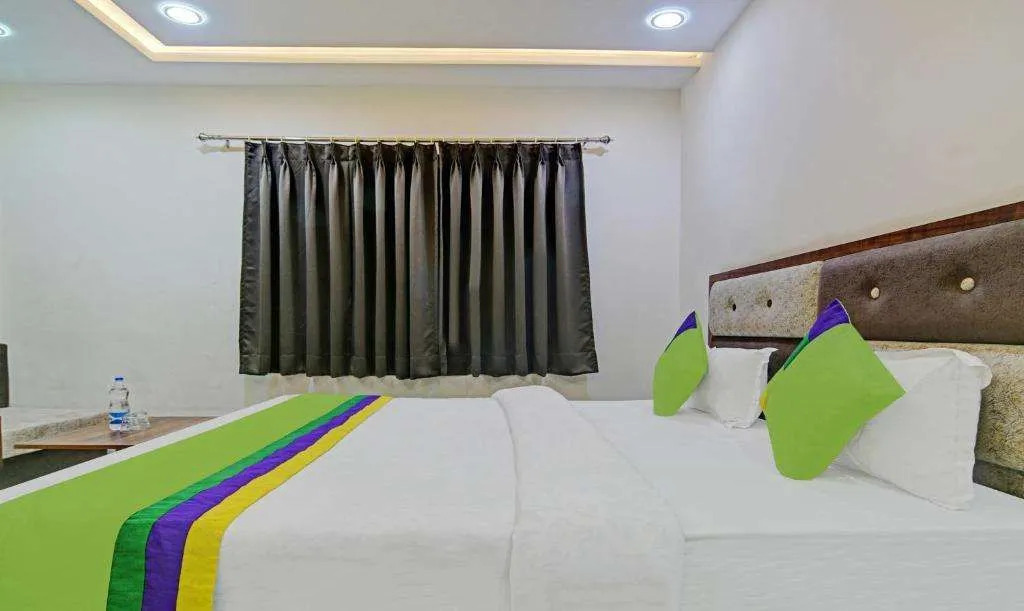 Treebo Jayshree Palace C21 Business Park