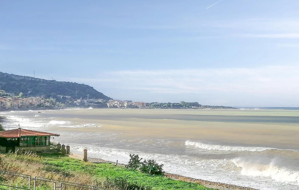 Amazing Apartment in Marina di Caronia With 1 Bedrooms and Wifi