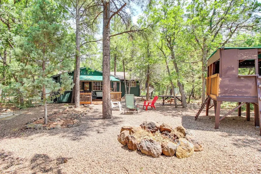 4 Mi to Rainbow Lake: Pinetop lakeside Cabin