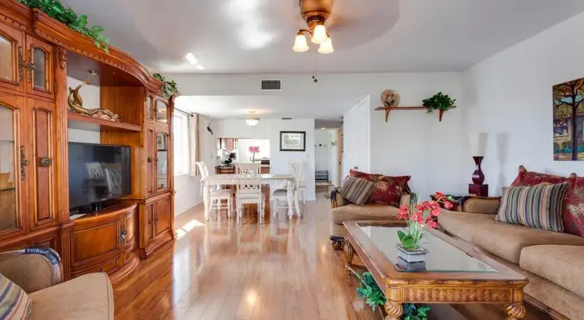 Royal Pelican 321 by Vacation Rental Pros