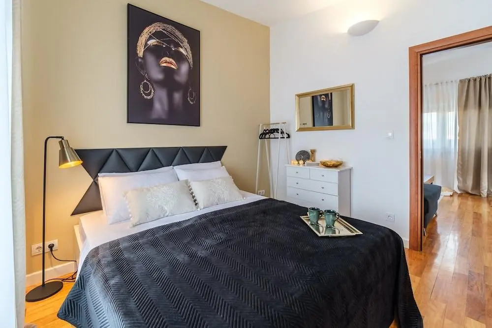 Apartments Tomy