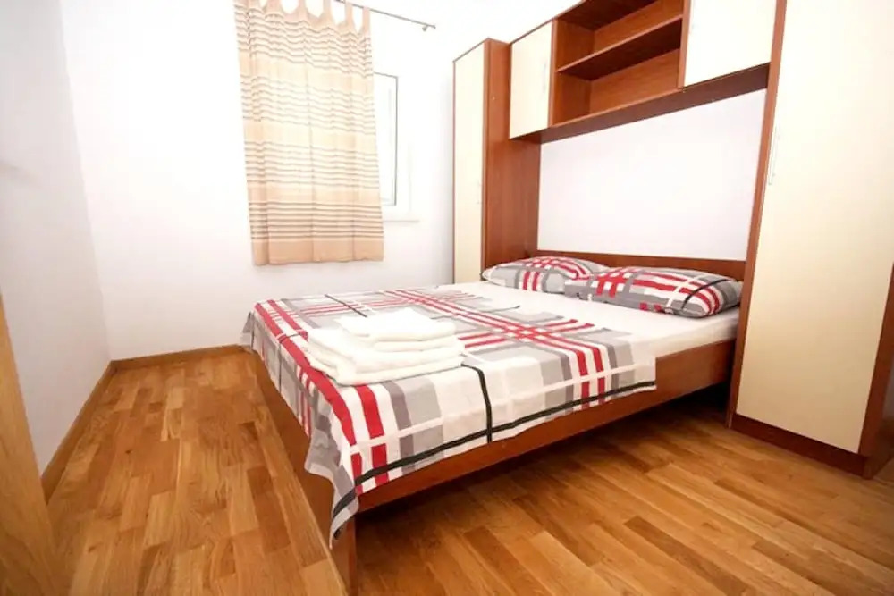 Apartment With one Bedroom in Žrnovo, With Shared Pool, Furnished Balcony and Wifi - Near the Beach