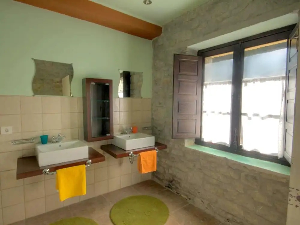 House with 5 Bedrooms in Mieres Del Camino, with Wonderful Mountain View, Balcony And Wifi - 32 Km From the Slopes