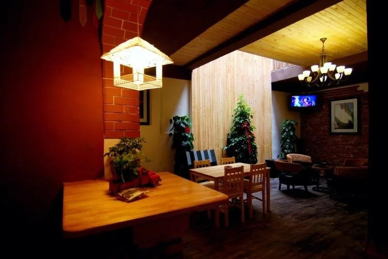 Xiyi International Youth Hostel