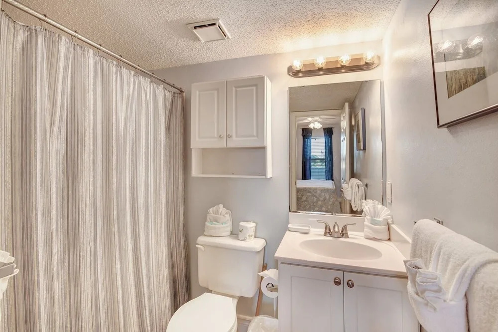 Pelican Beach 0309 1 Bedroom Condo by Pelican Beach Management